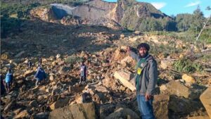 100 قتيل بانهيار أرضي في بابوا غينيا الجديدة