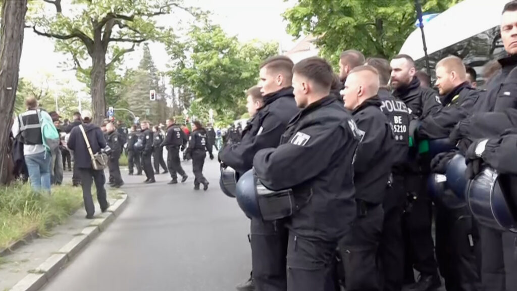 الشرطة الألمانية تفض اعتصاما طلابيا مناصرا لغزة بجامعة برلين الحرة