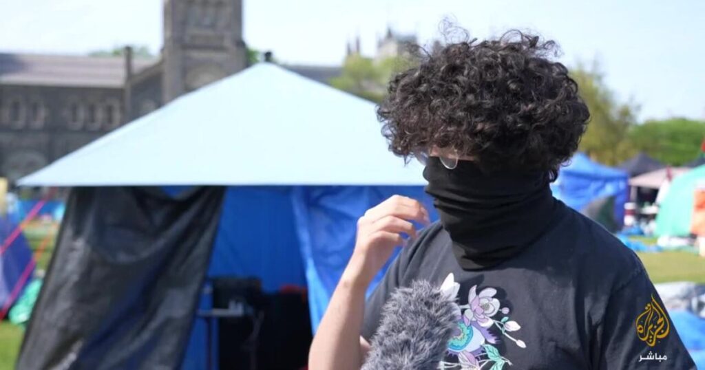 الجزيرة مباشر تقضي يوما في مخيم دعم الفلسطينيين بجامعة تورنتو الكندية (فيديو)