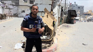 جثث الشهداء متناثرة فيها.. الاحتلال يفرض حصارا على معظم شوارع جباليا