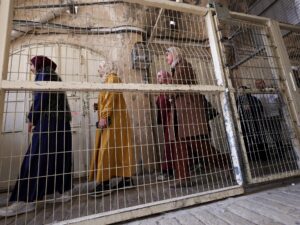 نيويورك تايمز: المشهد داخل إسرائيل أصبح لا يطاق