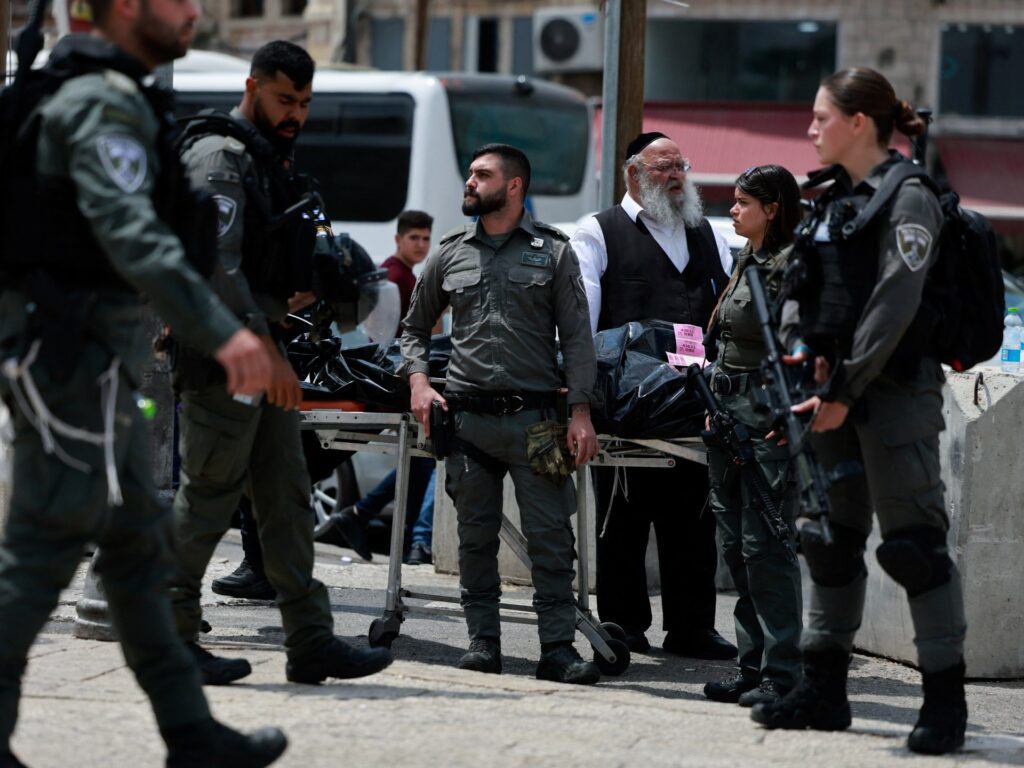 صحيفة إسرائيلية: السجون لم تعد تتسع للمعتقلين الفلسطينيين