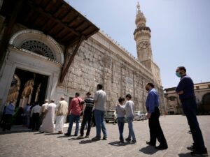 الأمن السوري يقيد دخول الأجانب إلى الأموي بدمشق.. ماذا وراء القرار؟
