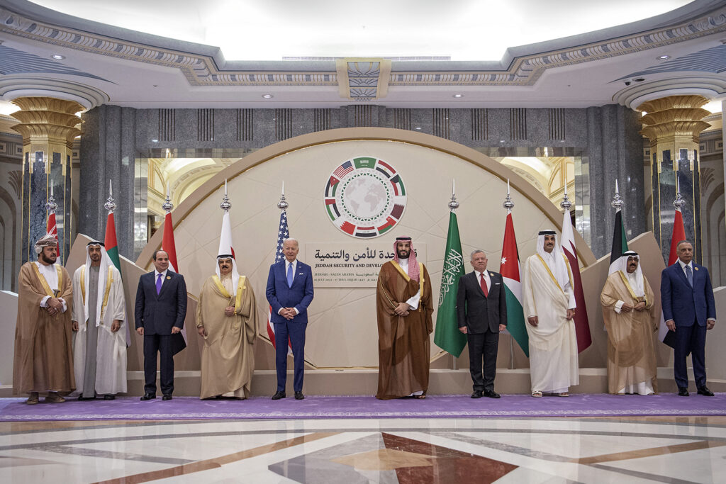 فورين أفيرز: أميركا تخسر العالم العربي والصين تجني الثمار