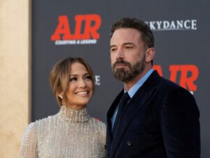 وسط أحاديث عن ضعف المبيعات والانفصال عن أفليك.. إلغاء جولة جنيفر لوبيز الغنائية