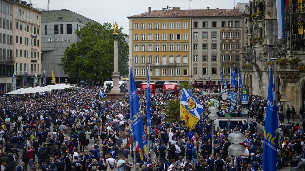 فيديو. المشجعون الاسكتلنديون يغزون ميونخ قبل المباراة الافتتاحية لبطولة أمم أوروبا