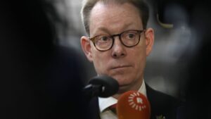 احتجاجًا على حكم الإعدام الصادر بحق اثنين من السويديين.. ستوكهولم تستدعي دبلوماسيًا عراقيًا