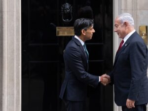 رويترز: انخفاض كبير لموافقات بريطانيا على تراخيص تصدير الأسلحة لإسرائيل