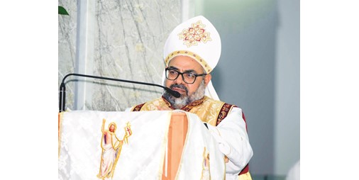 الأب يسى زكريا يهنئ القيادة والشعب بالعيد