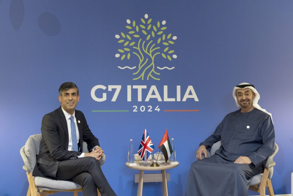 محمد بن زايد وريشي سوناك يبحثان في “قمة السبع” العلاقات الثنائية والقضايا الإقليمية والدولية