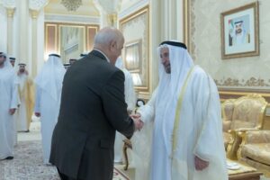 حاكم الشارقة يستقبل المهنئين بعيد الأضحى المبارك