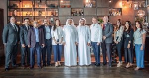 تعاون بين «الإمارات لتموين الطائرات» و«المتحدة للسيارات والمعدات الثقيلة»