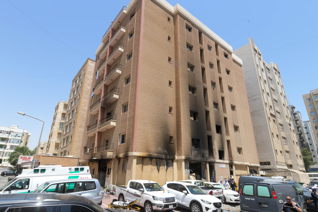 49 قتيلا.. كيف وقع حريق المنقف بالكويت؟