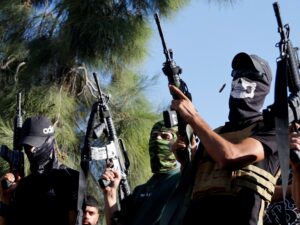 6 شهداء في الضفة واشتباكات عنيفة بين مقاومين وقوات الاحتلال