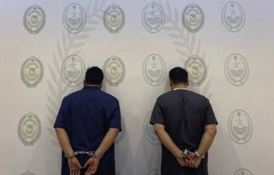 «مكافحة المخدرات» بالجوف تقبض على شخصين لترويجهما 21,974 قرصا من مادة الإمفيتامين