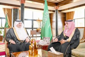 أمير تبوك يطلع على سير الاختبارات بالمنطقة