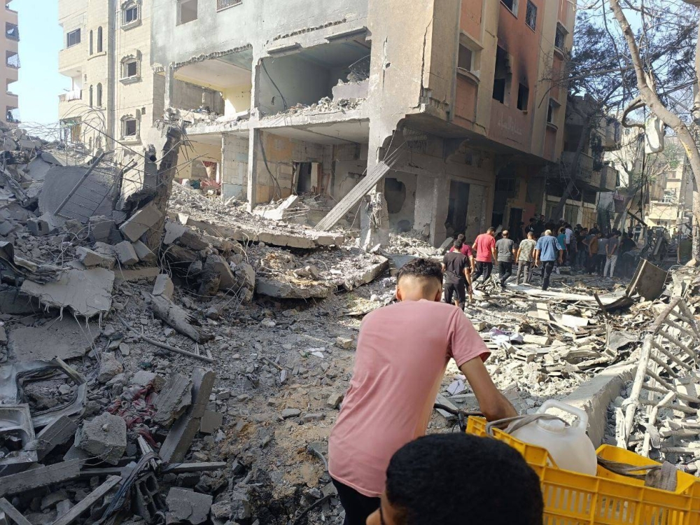 اتهامات لإسرائيل باستخدام المساعدات لتحرير أسراها.. وجيش الاحتلال ينفي