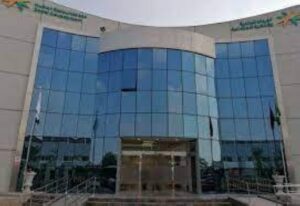 «عكاظ» تنشر مسودة تعديلات لائحة تقسيم رخص وتأشيرات العمل