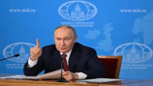 بوتين يحذر من الفوضى ويضع شروطا للسلام مع أوكرانيا