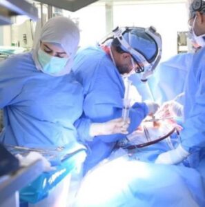 عملية جراحية نوعية لإنقاذ حاجّة تركية من نزيف حاد في المخيخ