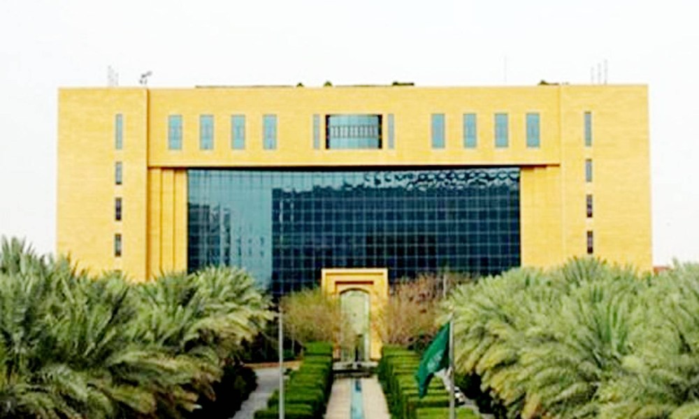 منع أجهزة «التاتو» و«الليزر» و«الوخز بالإبر» في صالونات الحلاقة