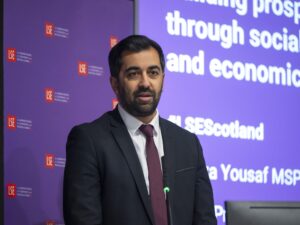 حمزة يوسف: فلسطين تؤثر على الانتخابات البريطانية