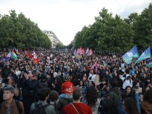 فرنسا.. انقسامات في اليمين وسجالات في اليسار وتصدر أقصى اليمين
