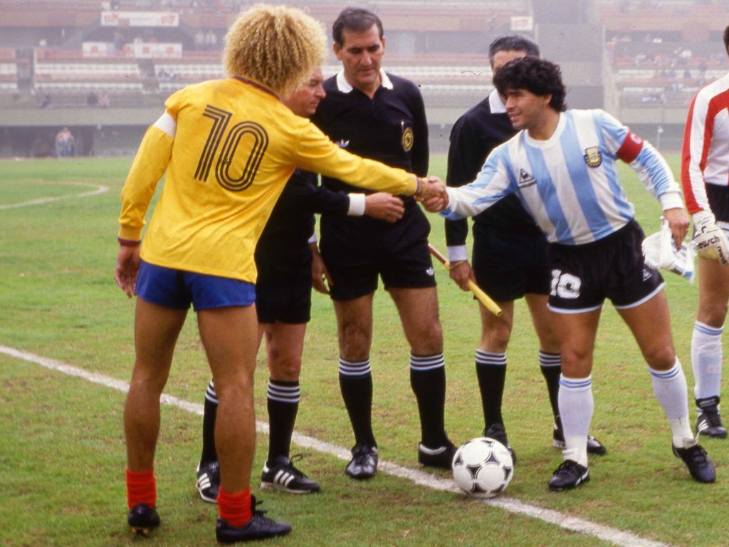 من مارادونا وبيليه إلى إتشيفيري وأرانغو.. نجوم لمعت في سماء كوبا أميركا