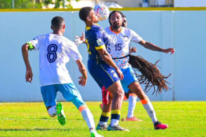 شاهد.. صاحب أطول شعر في كرة القدم يخطف الأنظار في تصفيات مونديال 2026