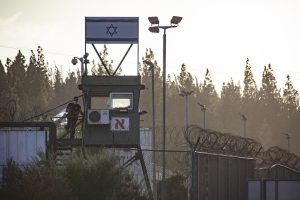 مخابرات إسرائيل تعتقل إداريا مريضا بالسرطان أفرج عنه القضاء العسكري