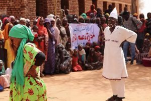 “كندقار”.. نازحو الفاشر على موعد مع الفكاهة