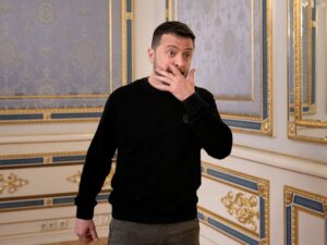 استطلاع: ثقة الأوكرانيين بزيلينسكي تتراجع لأدنى مستوى