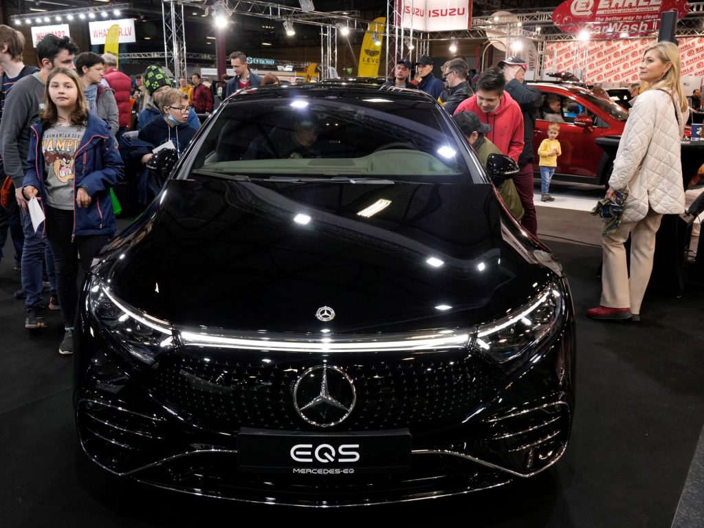 الصين تغري ألمانيا للتراجع عن فرض رسوم على السيارات الكهربائية