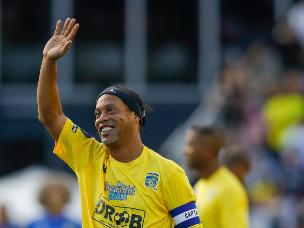 رونالدينيو يصف منتخب البرازيل بـ”العار” ويرفض تشجيعه في كوبا أميركا