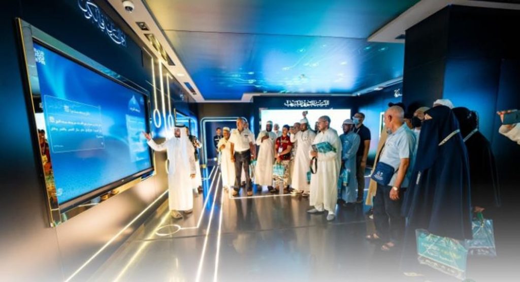 ضيوف برنامج خادم الحرمين يزورون المعرض والمتحف الدولي للسيرة النبوية بالمدينة المنورة