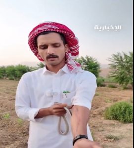 مواطن يروي قصة نجاته من لدغة أفعى قاتلة