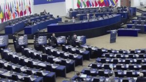 اليمين المتطرف يتقدم في انتخابات البرلمان الأوروبي وماكرون يحل برلمان فرنسا