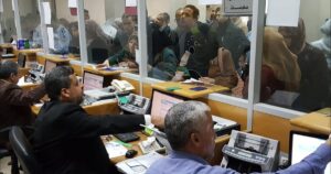 السلطة الفلسطينية تعتزم صرف نصف رواتب موظفيها عن أبريل