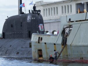 روسيا تطمئن أميركا بعد رسو سفينة وغواصة نوويتين قربها