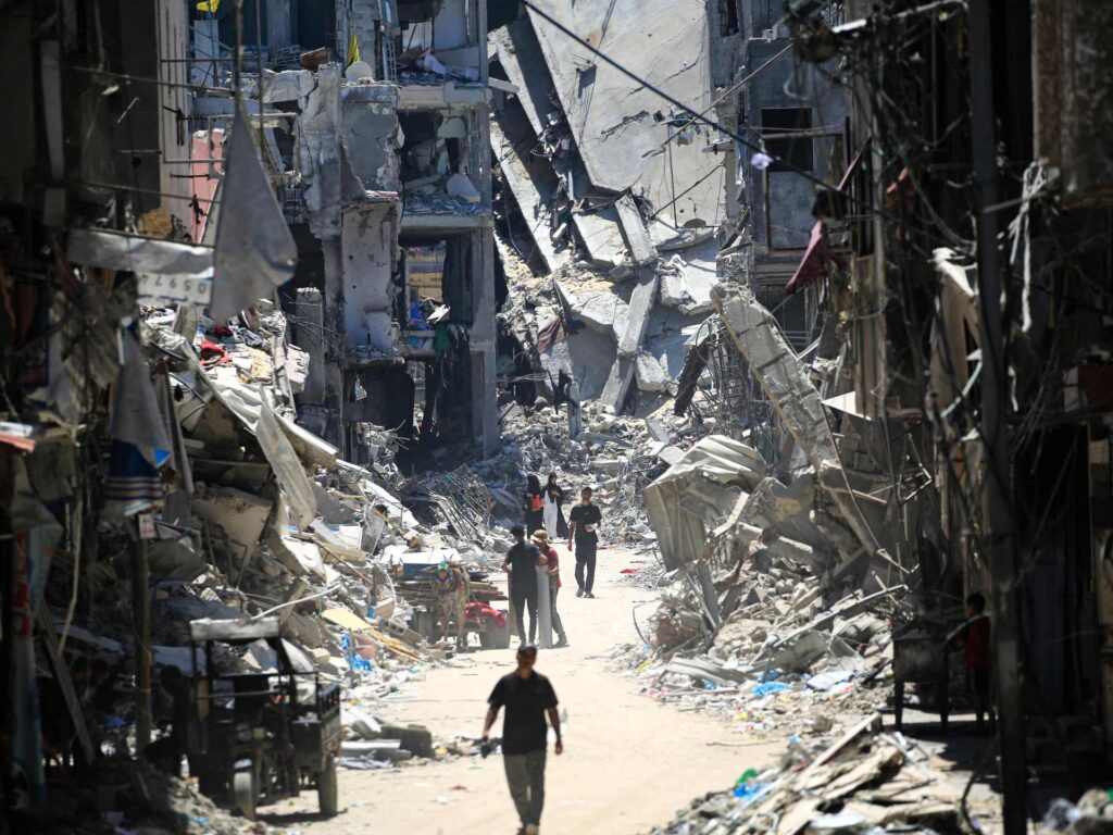 اشتباكات ضارية في غزة والمقاومة تستهدف جنودا للاحتلال