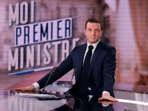 الهجرة تتصدر مناظرة المتنافسين في الانتخابات الفرنسية