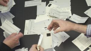 بعد استفتاء.. جنيف تحظر رموز الكراهية بالأماكن العامة