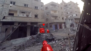 القسام تعلن مقتل وجرح أفراد قوة إسرائيلية في تفجير منزل برفح