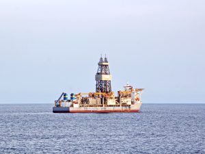 لماذا تبيع شركة إيني الإيطالية حصة في حقل بساحل العاج؟