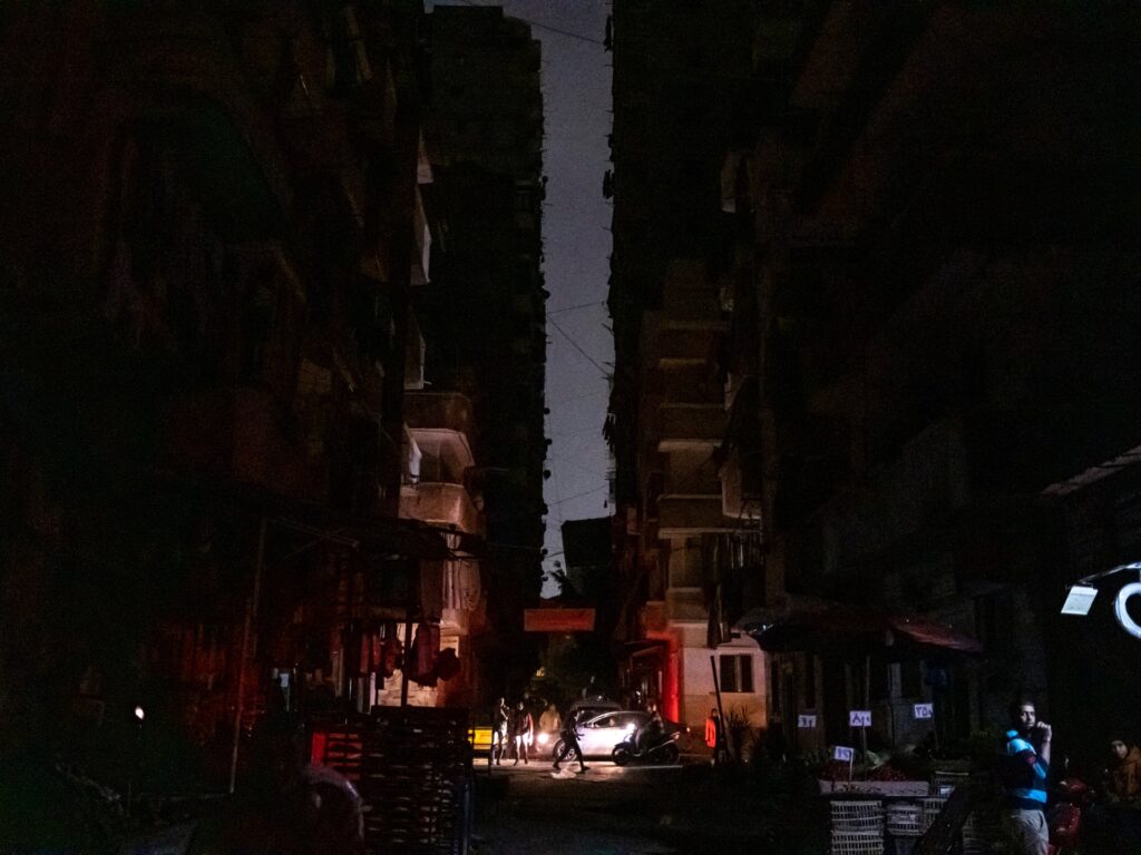 مصر تزيد فترة انقطاع الكهرباء اليوم ساعة إضافية