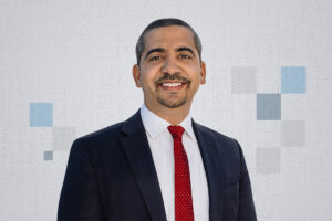 مهدي حسن لهآرتس: إذا لم تكن حرب غزة إبادة جماعية فماذا تكون؟