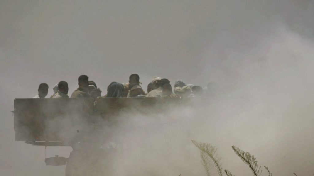 نواب وناشطون متطرفون في إسرائيل يقتحمون مركز اعتقال “سيئ الصيت” بعد التحقيق مع جنود