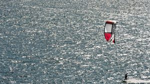 فيديو. بطولتان مثيرتان للطائرات الورقية وركوب الأمواج في ساليناس بجزر الكناري