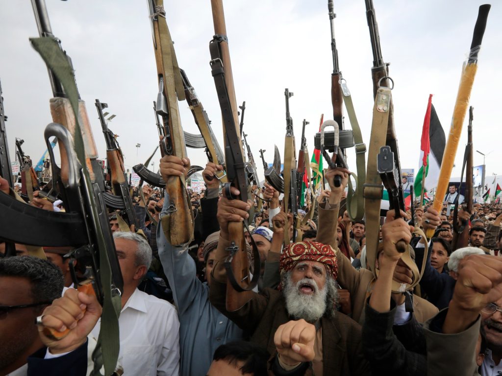 اليمن.. هجمات بحرية وأضرار طفيفة بسفينة قبالة المخا