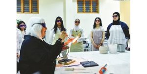 «الوطني للثقافة» نظّم ورشة لصناعة الحُلي باستخدام زجاج مورانو الإيطالي بمتحف بيت العثمان